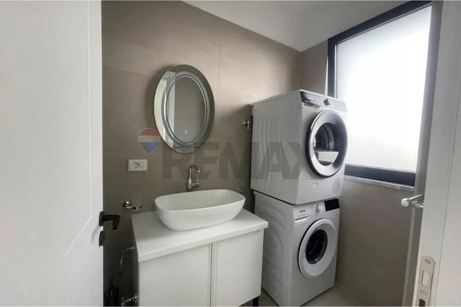 Tirane, jepet me qera apartament 2+1+Ballkon , 110 m² 800 € (Don Bosko)