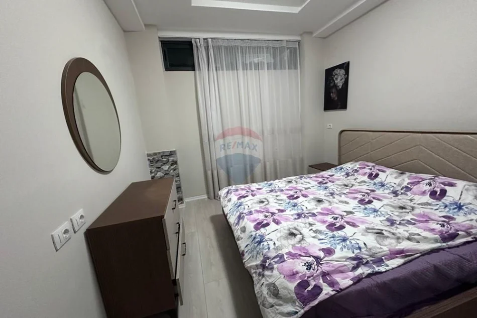 Tirane, jepet me qera apartament , 63 m² 680 € 