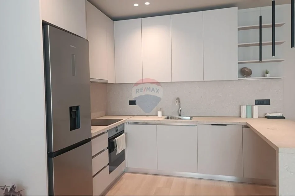 Tirane, jepet me qera apartament 2+1+Ballkon , 1.200 € (rruga e kosovareve)