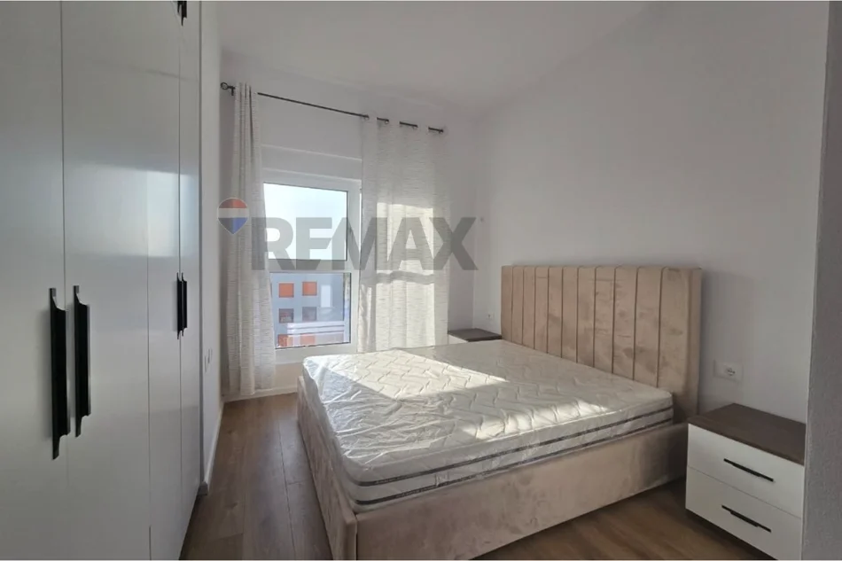 Tirane, jepet me qera apartament 2+1 , (Kompleksi Mangalem)