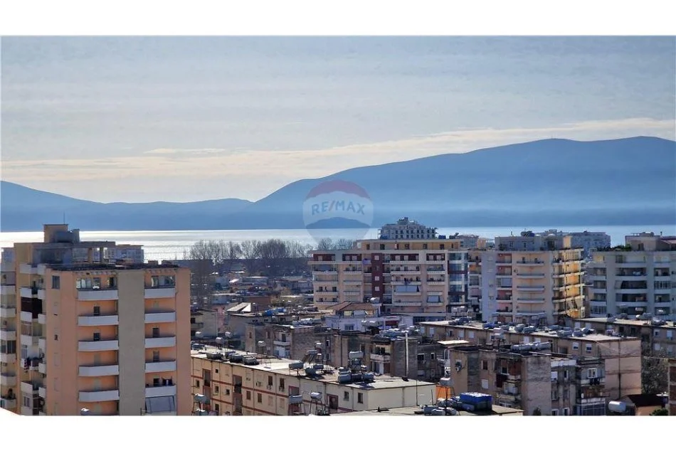 Vlore, shitet apartament+verande | Penthouse 2+1+Ballkon , (Rruga Transballkanike, përballë ish-shkollës së Naftës)
