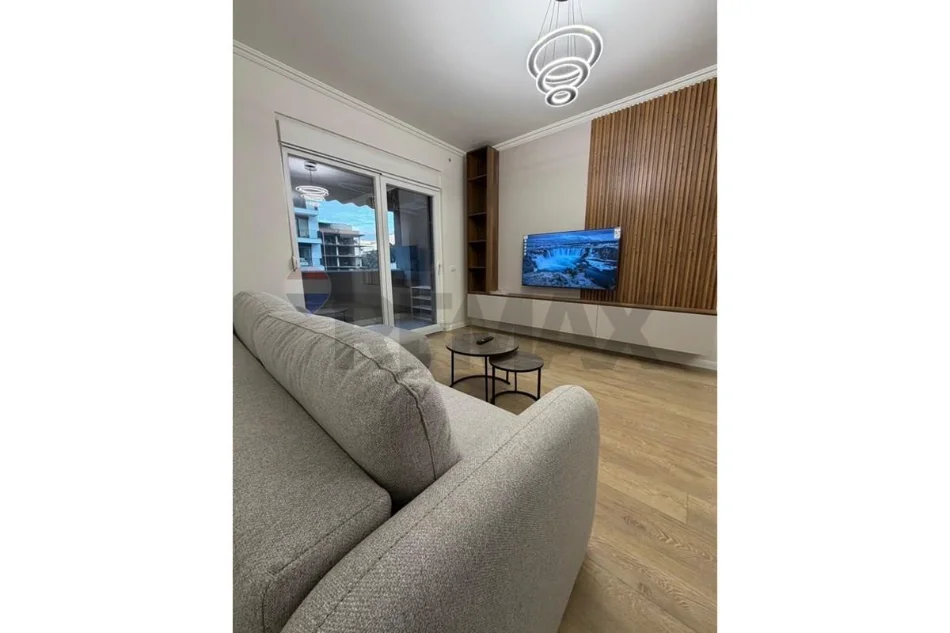 Tirane, jepet me qera apartament , 65 m² 800 € 