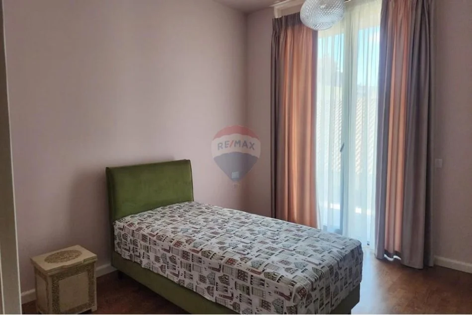 Tirane, jepet me qera apartament 2+1 , 124 m² 1.600 € (Rruga e Kosovarëve, Tiranë)