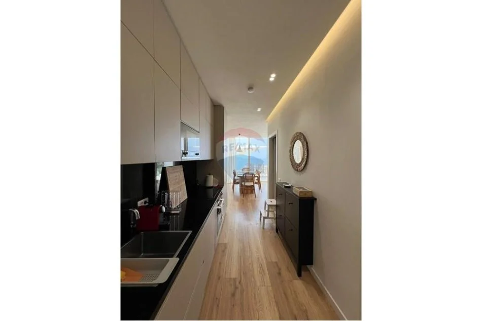 Dhermi - Palase, shitet apartament 2+1+Ballkon , 