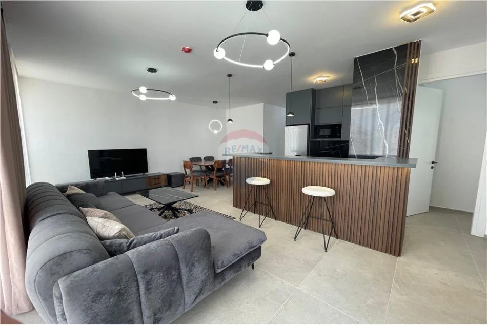 Tirane, jepet me qera apartament 2+1 , 100 m² 1.500 € 