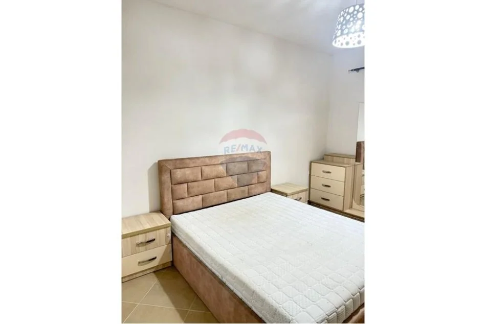 Tirane, shitet apartament 1+1 , 74 m² 136.000 € (green city)