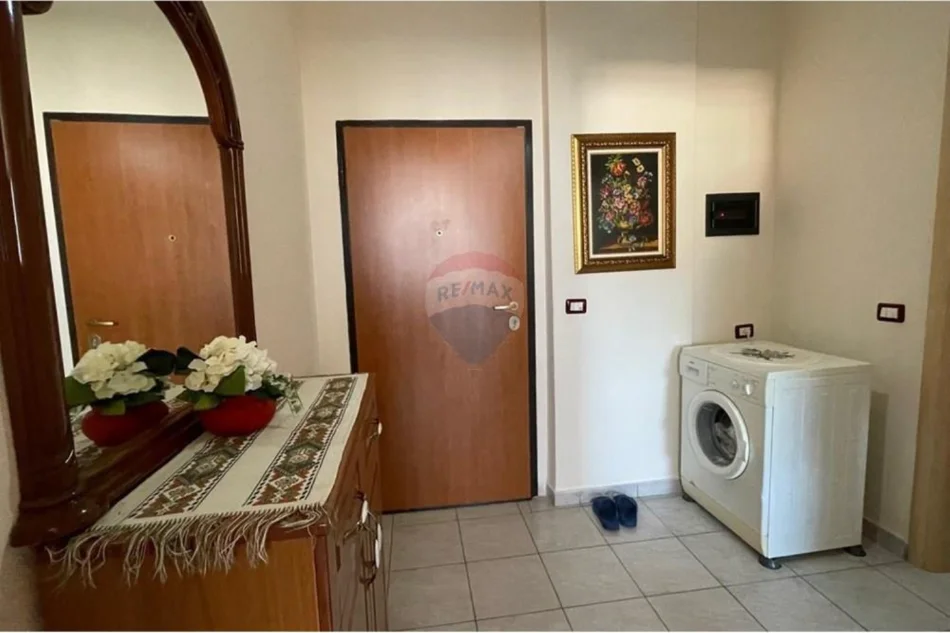 Vlore, shitet apartament 1+1 Kati 11, 60 m² 115.000 € (Rruga Aristrill Kokoshi, Lungomare, Vlore)
