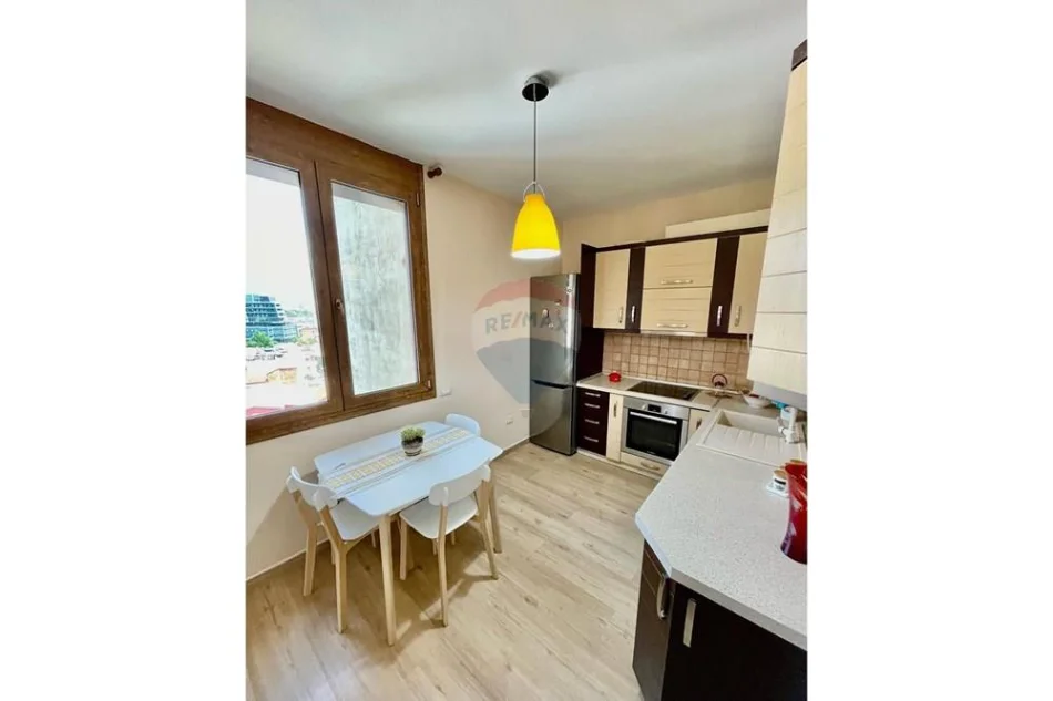 Tirane, jepet me qera apartament 1+1+Ballkon , 73 m² 800 € (Myslym Shyri)