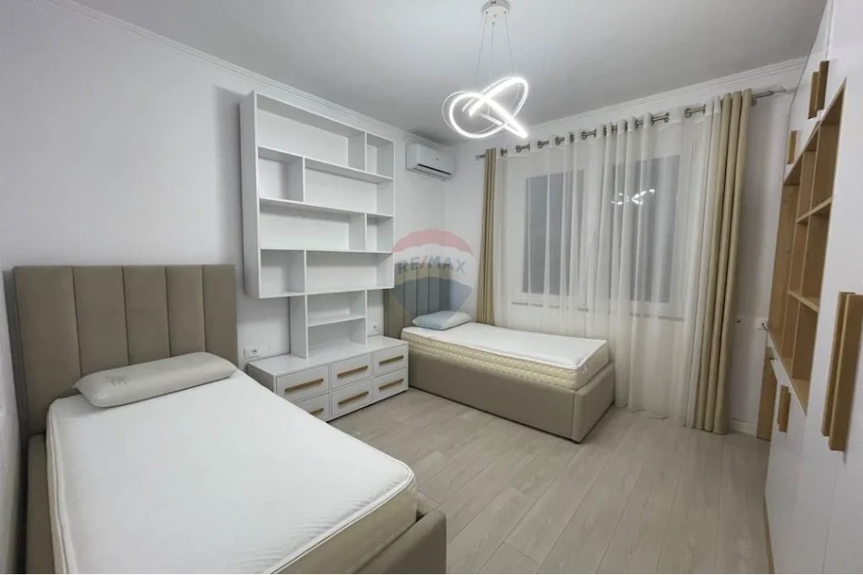 Tirane, jepet me qera apartament 2+1 Kati 6, 75 m² 850 € (Rruga Sami Frasheri)