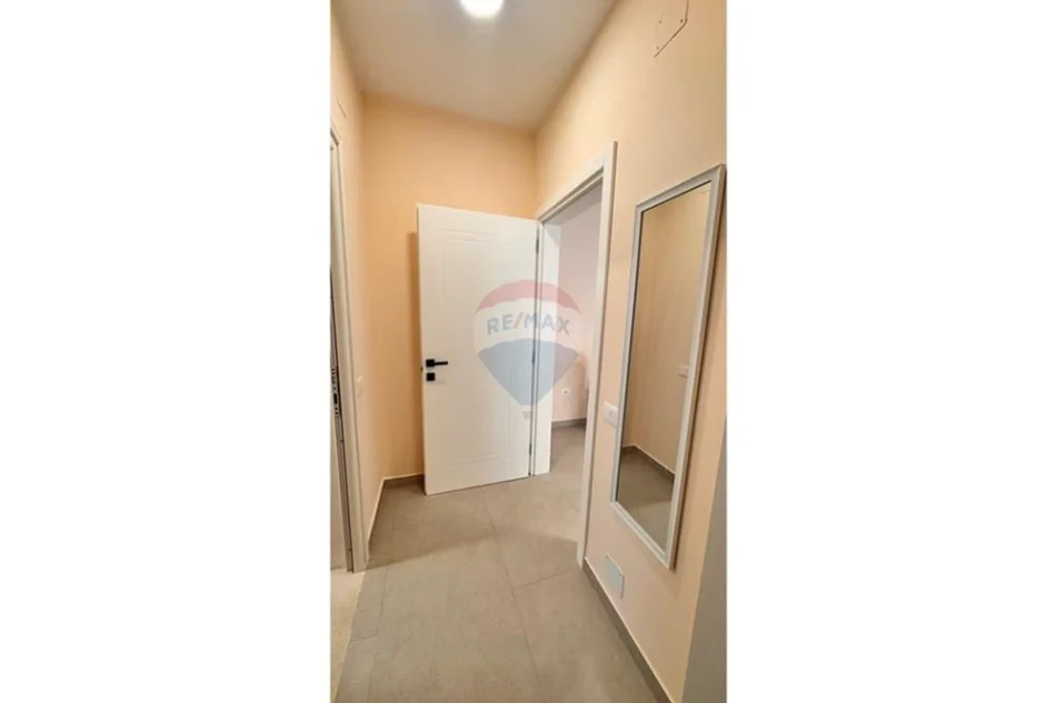 Tirane, jepet me qera apartament 1+1+Ballkon Kati 4, 80 m² 770 € (Myslym Shyri)