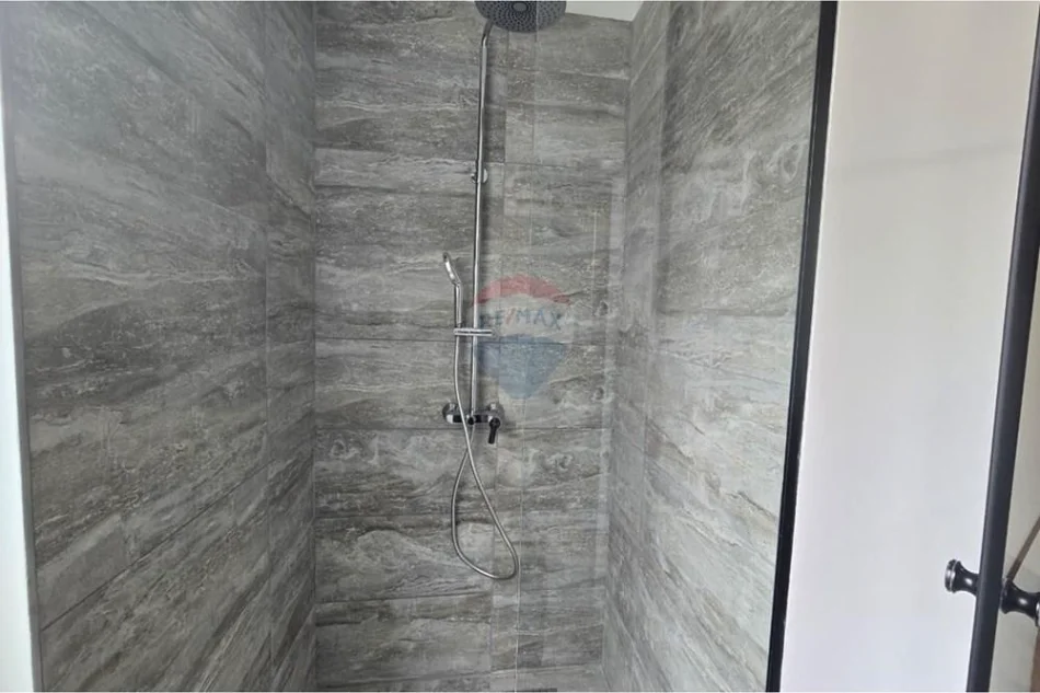 Tirane, jepet me qera apartament , 65 m² 680 € (Ambasada Amerikane)