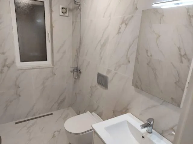 Tirane, jap me qera apartament 2+1+A+BLK Kati 1, 120 m² 600 Euro (Rruga Comeve)