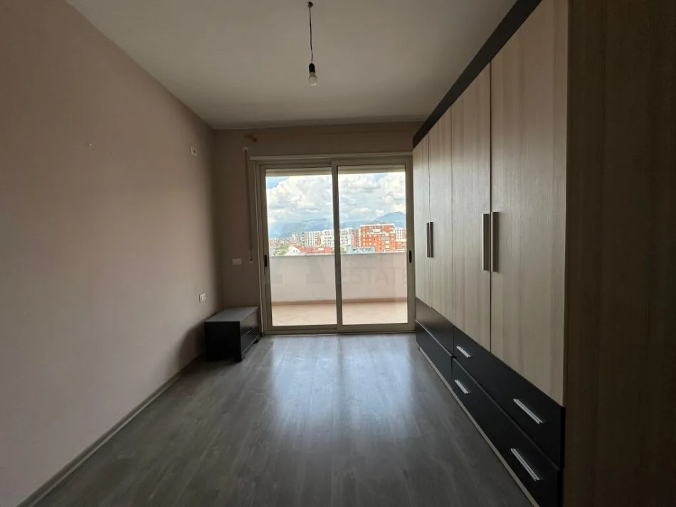 Tirane, jap me qera apartament 1+1 Kati 4, 111 m² 300 € (Teodor Keko)