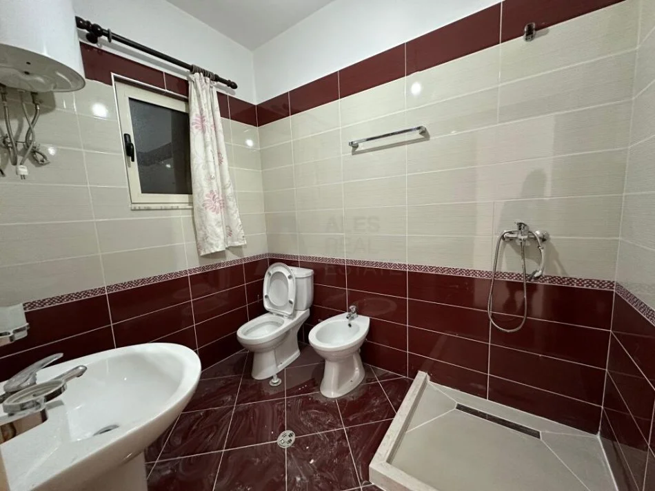 Tirane, jap me qera apartament 1+1 Kati 4, 111 m² 300 € (Teodor Keko)