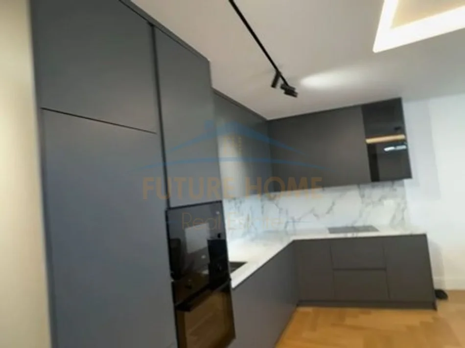 Tirane, jepet me qera apartament 2+1+2+PARKIM , Kati 6, 117 m² 2.200 € (LAKE VIEW RESIDENCE , Liqeni)