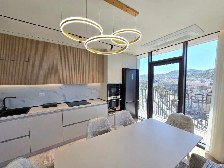 Tirane, jepet me qera apartament 2+1 Kati 11, 130 m² 2.300 € (lake view)