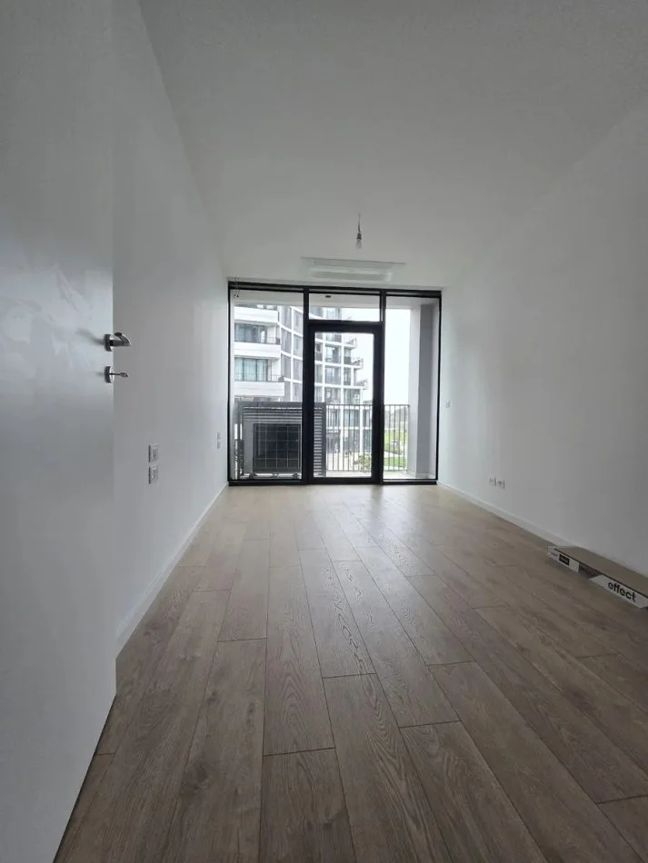 Tirane, jepet me qera zyre Kati 2, 89 m² 1.200 € (LAKE VIEW REZIDENC)