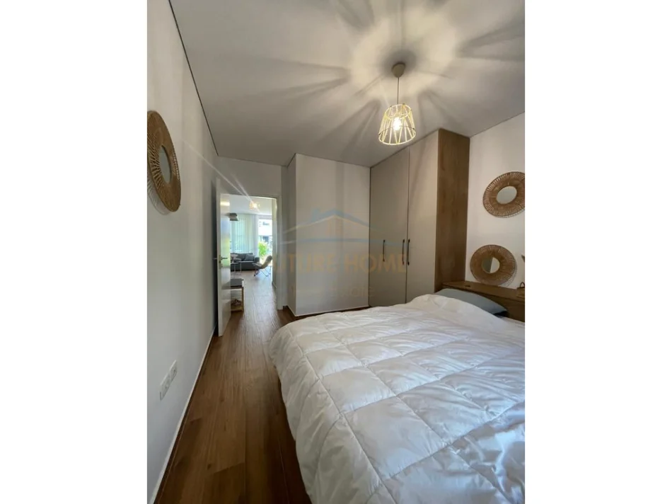 Gjiri Lalezit | Hamallaj, shitet apartament 1+1+OBORR, Kati 1, 90 m² 250.000 € (GJIRI I LALEZIT)