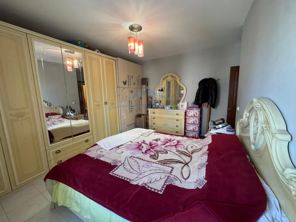 Tirane, shitet apartament 2+1+2 Kati 2, 105 m² 190.000 € (LAPRAKE)