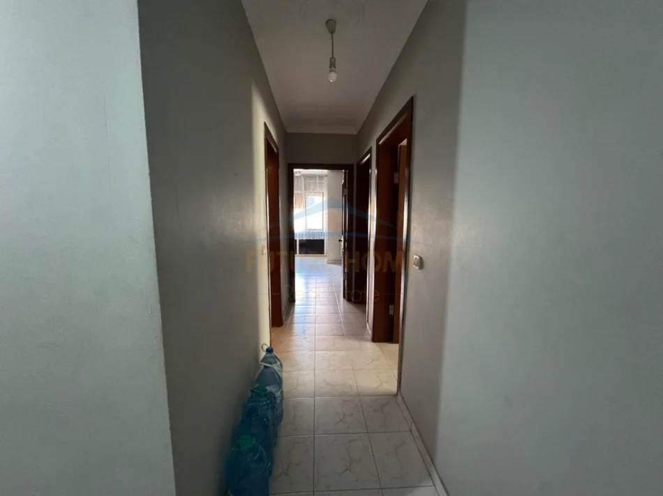 Tirane, shitet apartament 2+1+2 Kati 2, 105 m² 190.000 € (LAPRAKE)