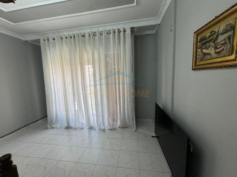 Tirane, shitet apartament 2+1+2 Kati 2, 105 m² 190.000 € (LAPRAKE)