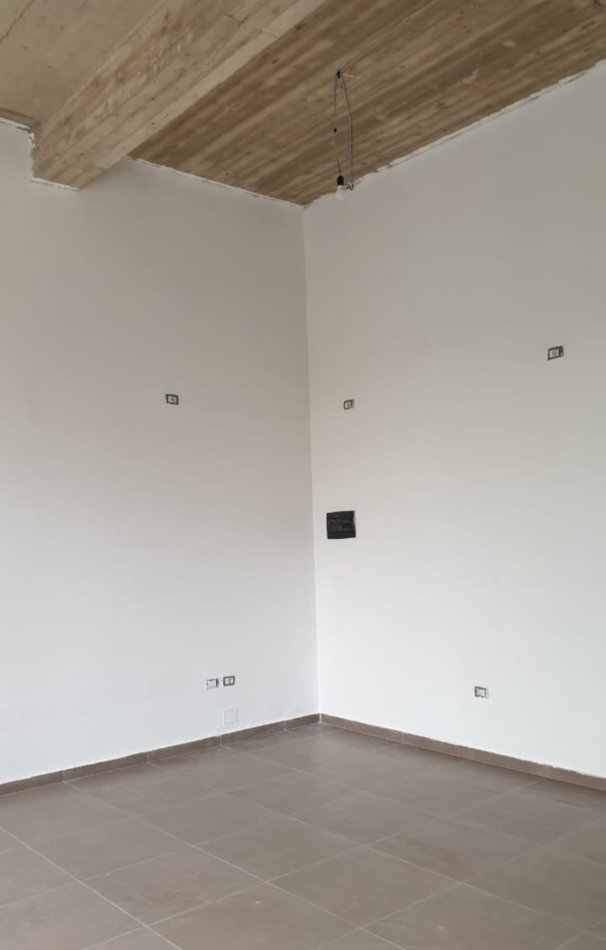 Tirane, shes ambjent biznesi Kati 0, 47 m² 70.500 € (Muhamet Deliu)