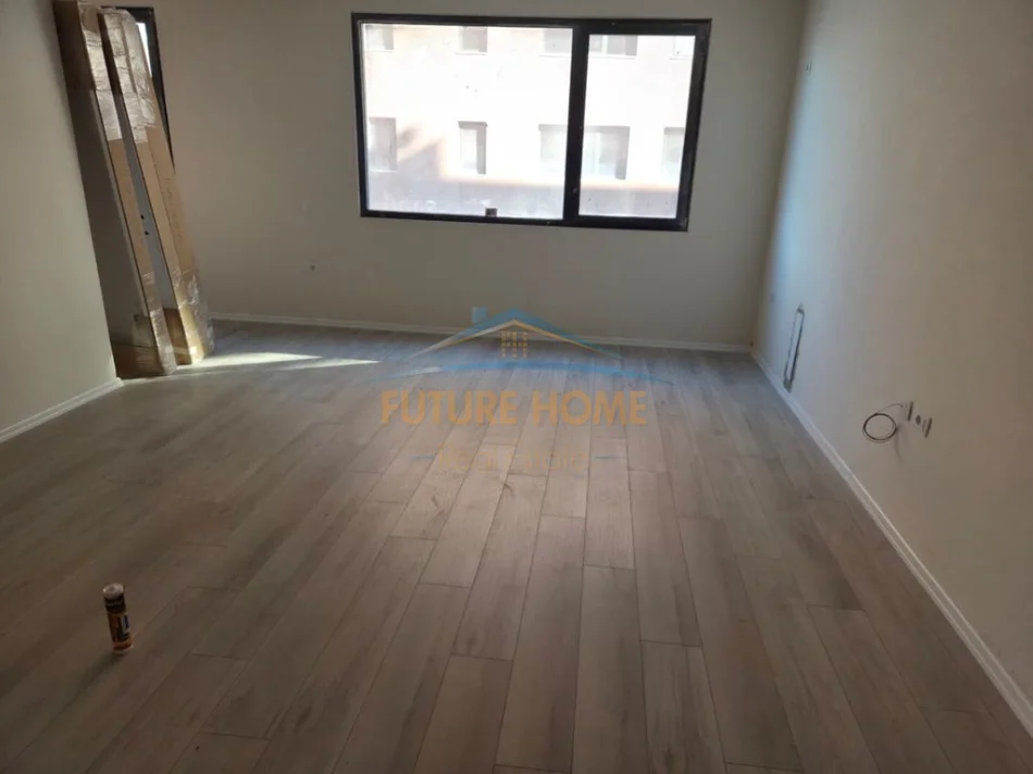 Tirane, shitet apartament 2+1+Ballkon Kati 3, 124 m² 230.000 € (Rruga e Elbasanit)