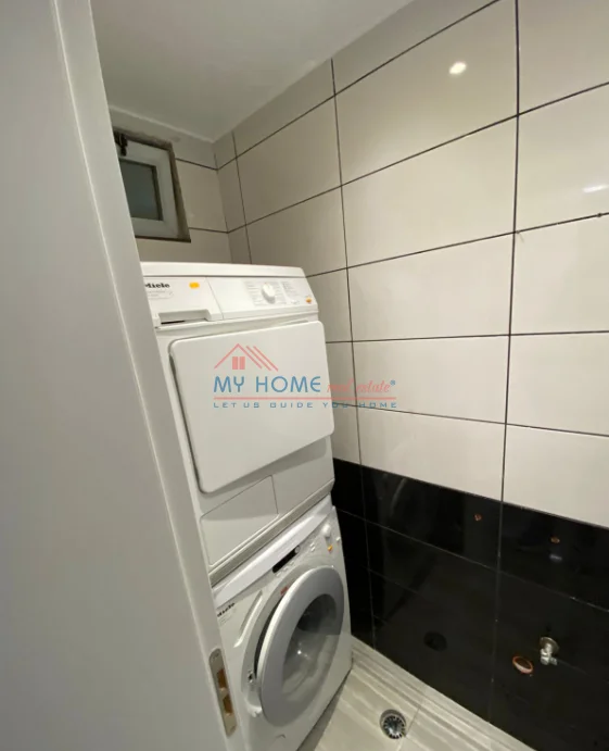 Tirane, jepet me qera apartament 1+1+Ballkon Kati 1, 60 m² 650 € (Rruga e Elbasanit)