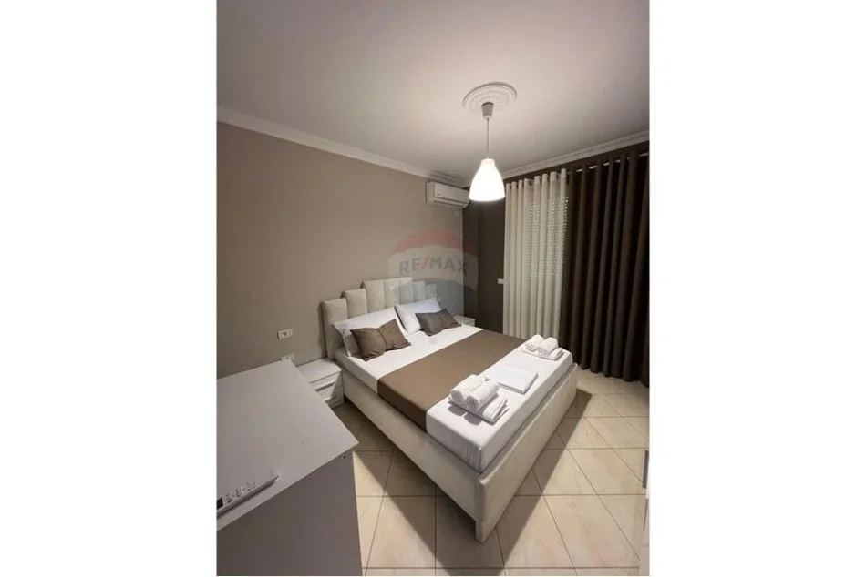 Tirane, jepet me qera apartament 1+1+Ballkon Kati 5, 70 m² 550 € 