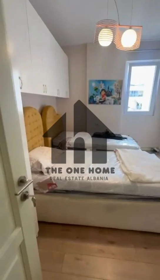 Tirane, jepet me qera apartament 3+1+Ballkon Kati 6, 126 m² 1.250 € (Liqeni That)