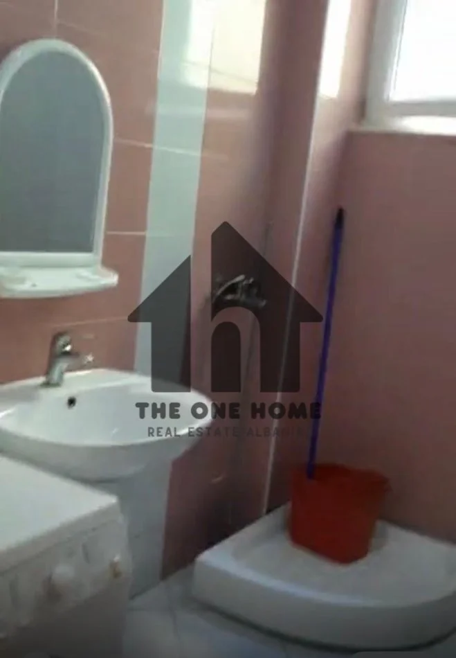 Tirane, jepet me qera apartament 1+1+Ballkon Kati 2, 65 m² 400 € (lIQENI THAT)