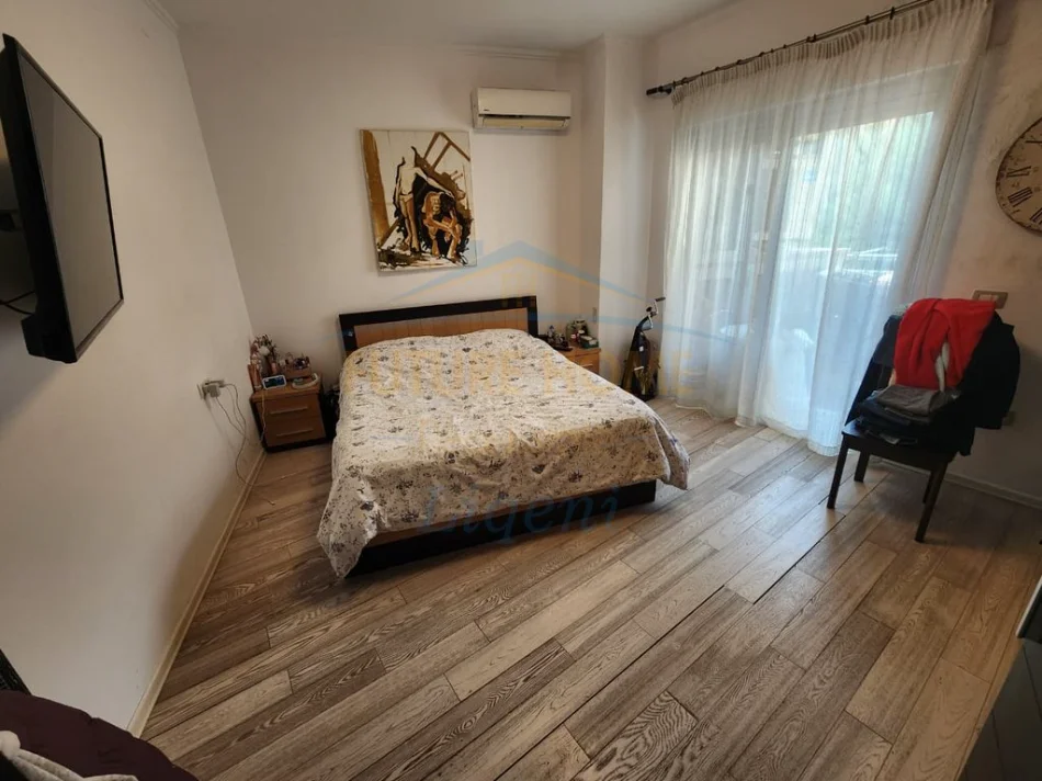 Tirane, shitet apartament 3+1+PARKIM , Kati 3, 138 m² 315.000 € (LIQENI I THATE)