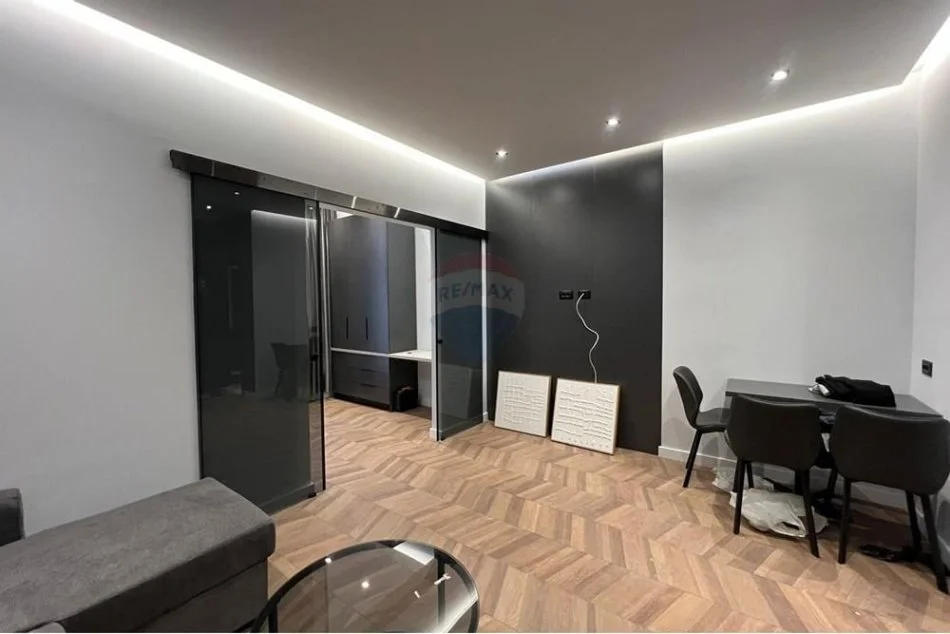 Tirane, jepet me qera apartament 1+1 Kati 3, 36 m² 600 € (Peti, Liqeni i Thate)