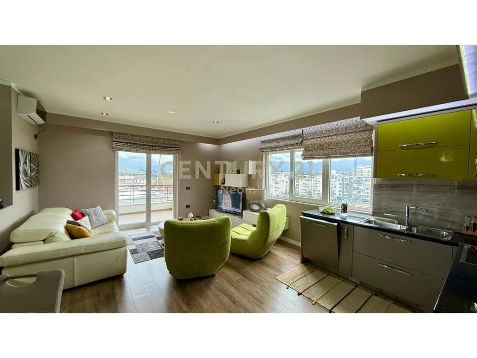 Tirane, jap me qera apartament 3+1 Kati 3, 120 m² 1.300 € (Liqeni i thate)