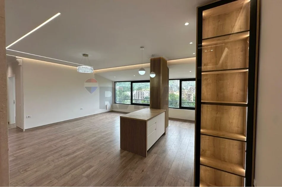 Tirane, shitet apartament 2+1+Ballkon Kati 4, 107 m² 27.300.000 € (Rruga Hamdi Garunja)