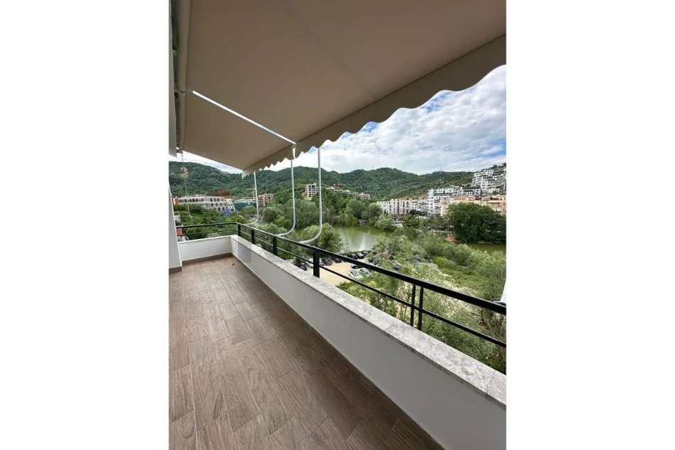 Tirane, shitet apartament 2+1+Ballkon Kati 4, 107 m² 27.300.000 € (Rruga Hamdi Garunja)