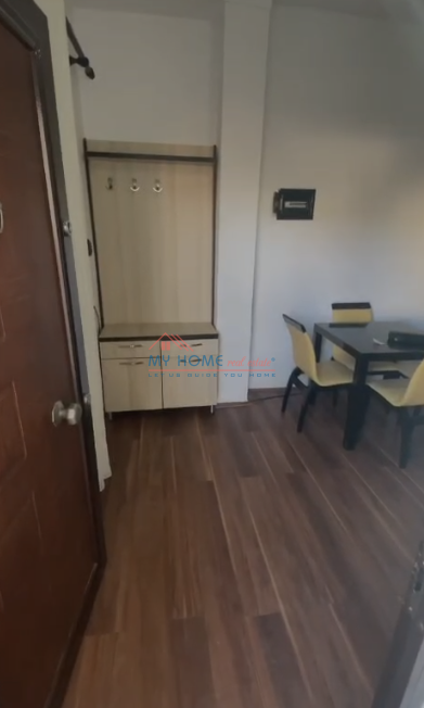 Tirane, jepet me qera apartament 1+1+Ballkon Kati 2, 50 m² 400 € (Rruga Peti)