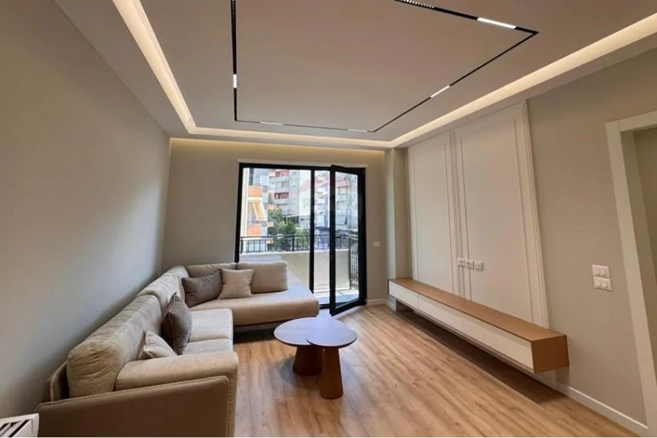 Tirane, jepet me qera apartament 2+1 Kati 3, 110 m² 1.200 € (Liqeni i thate)