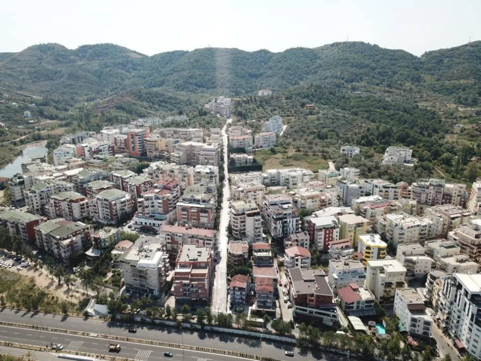 Tirane, jepet me qera apartament 1+1+Ballkon Kati 2, 70 m² 480 € (Rruga Peti)