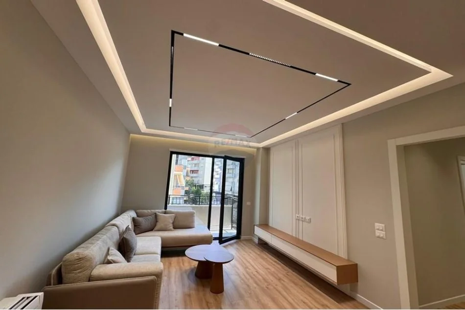 Tirane, jepet me qera apartament 2+1 Kati 3, 110 m² 1.200 € (Liqeni i thate)