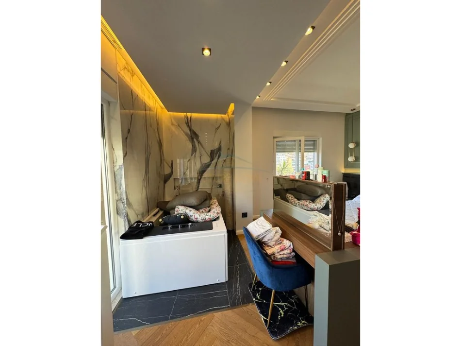Tirane, jepet me qera apartament 2+1+2 Kati 5, 124 m² 2.000 € (LIQENI I THATE , Kompleksi FZ)