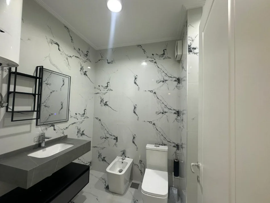 Tirane, shitet apartament 2+1+Ballkon Kati 2, 124 m² (Liqeni i Thate)