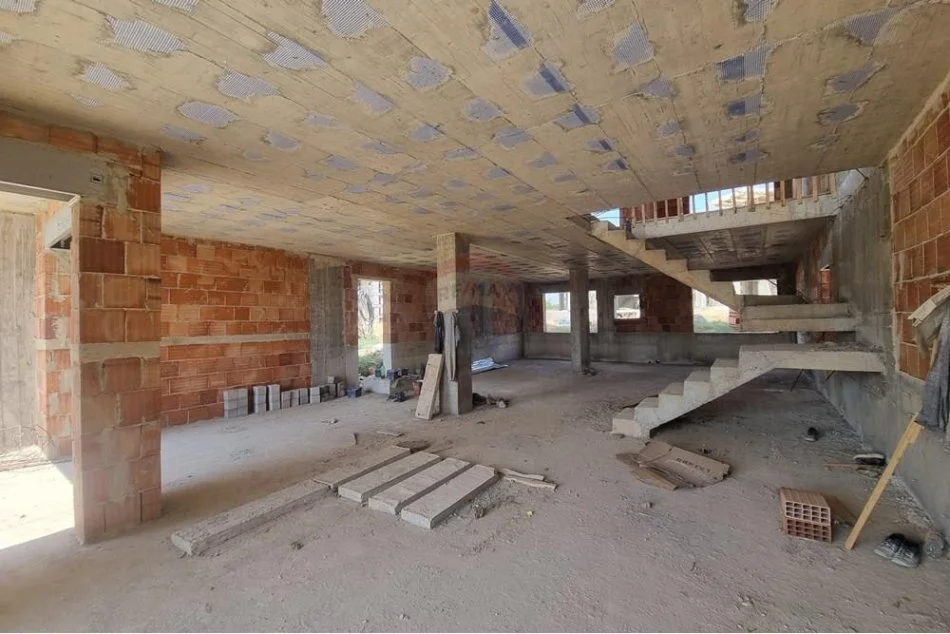 Tirane, shitet Vile , 389 m² 628.000 € (Farke)