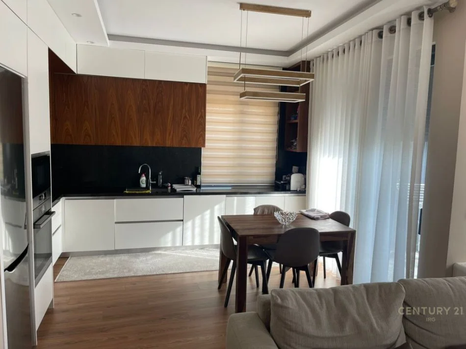 Tirane, shitet apartament 2+1 Kati 2, 126 m² 440.000 €