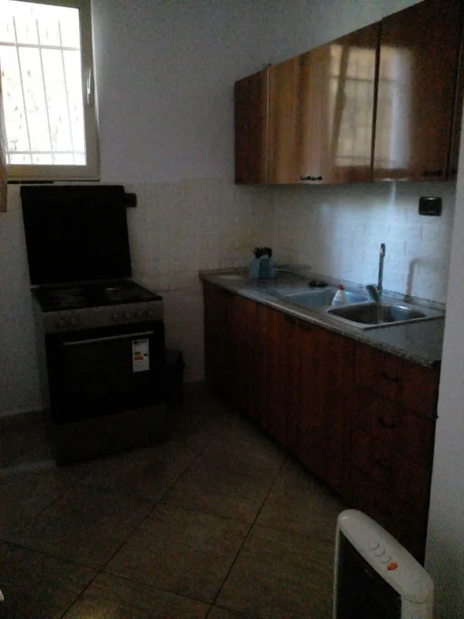 Tirane, jepet me qera apartament 1+1 Kati 1, 30 m² 250 € (Rruga ''Hasan Vogli")