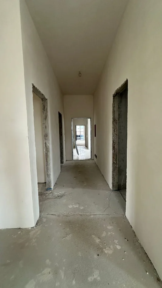 Tirane, shitet apartament 3+1+Ballkon Kati 3, 232 m² 570.000 € (TULIPAN REZIDENCE)