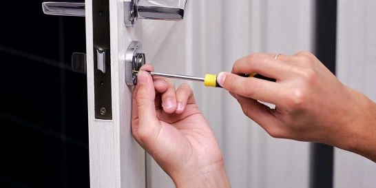 Durres, ofroj 24/7 Hapje Dyersh te Blinduara në Durrës dhe Golem – 24/7 Emergency Locksmith