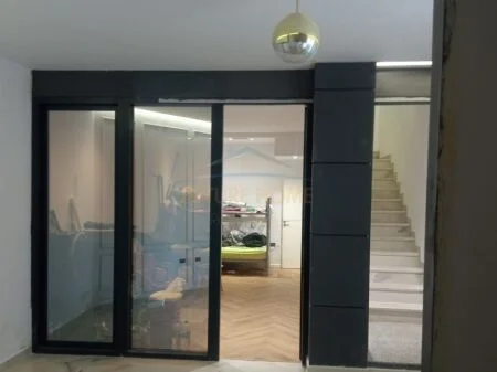 Tirane, jepet me qera apartament duplex 2+1 Kati 0, 112 m² 1.200 € (Myslym Shyri, Tirane AREA46631)