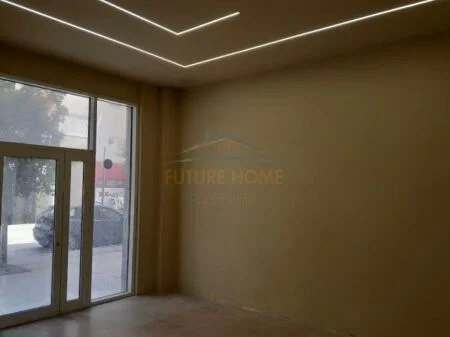 Tirane, jepet me qera ambjent biznesi Kati 0, 102 m² 550 € (Lungomare, Vlore AREA44053)