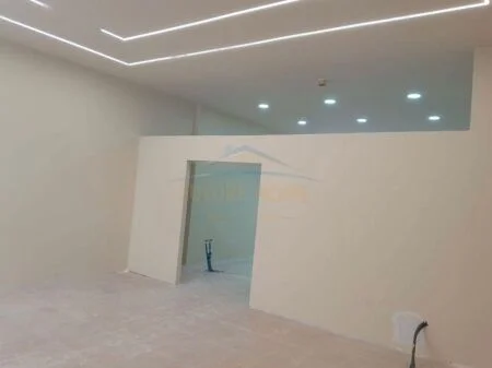 Tirane, jepet me qera ambjent biznesi Kati 0, 102 m² 550 € (Lungomare, Vlore AREA44053)